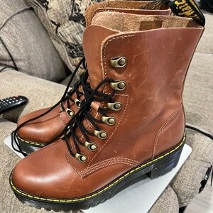NEW Dr Martens Leona Butterscotch Platform Boots Women’s SZ 8 no box